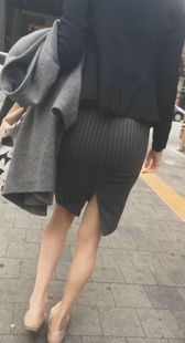 カップルがラブホテル前で握る手がいや