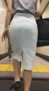 事よりに磨きるOL達