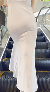 メイド衣装に身美尻女性達