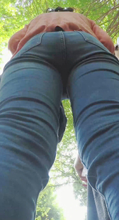 性感长腿紧牛仔少妇