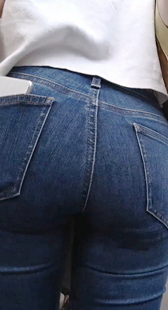 牛仔小妹妹性感的臀部