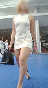 無防備真空乳首全開美女