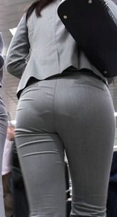 西裤内裤会咬到尻肉上的姉姉