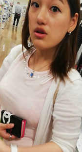 巨乳な女子大生