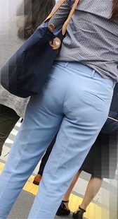 天蓝西裤お姉お尻OL