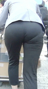 西裤仕事热心ムチ尻