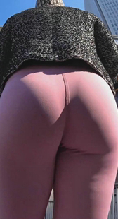 激しく動き回る尻肉お姉