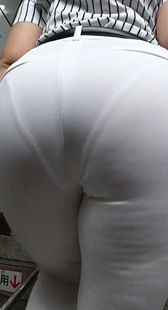 透け感OLお姉のデカ尻