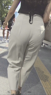 魅力巨尻ラマお姉さん