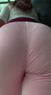 2衣装超極薄生地揺れる巨尻