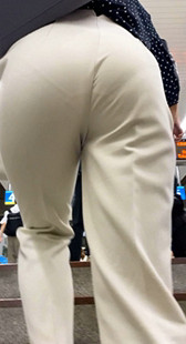 巨尻お姉さんの後ろ姿