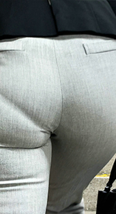 ムチ尻な黒可愛いOL