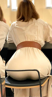 奇跡の突き出し尻お姉