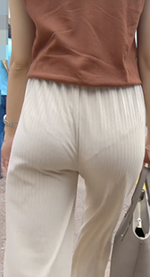 ラペラパンツ肉尻の動き