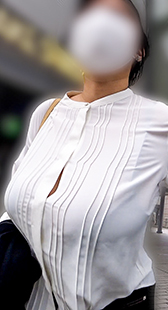 特大乳カの超乳OL