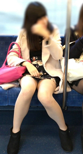 花短裙长腿美女小姐姐