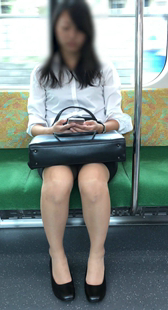 黑短裙制服OL少妇