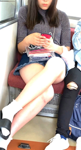 性感牛仔短裙少女夹得紧