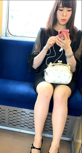 高跟黑短裙美女小姐姐