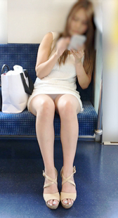 性感连衣裙美女三角区