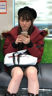 短裙妹子三角区真迷人