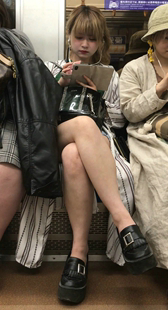 性感大长腿黄发妹子