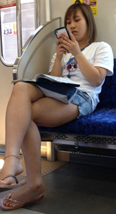 长腿短裙美腿妹子