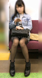 黑丝格子超短裙美女