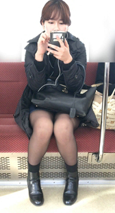 黑丝超短裙长发小姐姐