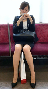 制服大长腿高跟美女OL