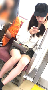 大长腿超短裙长发美女