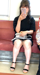 性感短裙大粗腿妹子