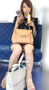 长腿超短裙长发美女