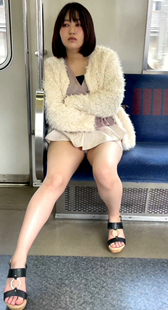 性感超短裙长腿妹子