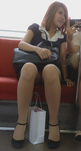 ずっと丸見美人OL