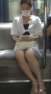 私服JDが常に純白パ〇顔出