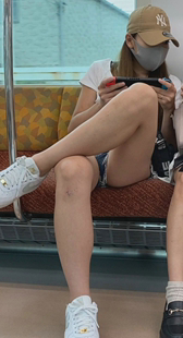 エロい脚を魅る生脚