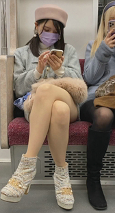 ら大胆に脚超絶S級美人