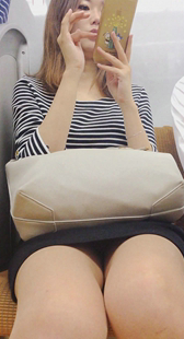 無防備過った美人OLお姉さんを観察