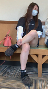 街撮女子大生生足