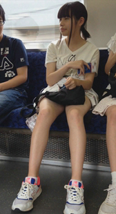 イドル風純白顔出し学生