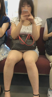 美人OLのパンチラお姉さん