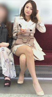 神クラス美女JDが睨み