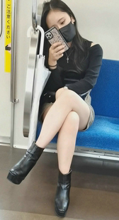 リ太ももJ 制服