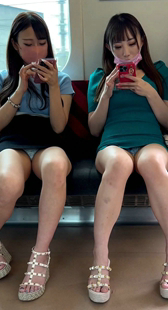 抜群ギャル2人電車