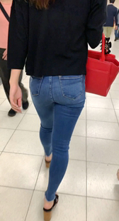 紧身蓝牛翘臀少妇视频