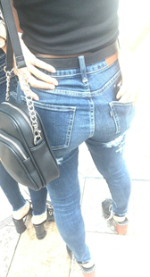 饱满圆润蓝牛肥臀妹子