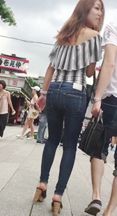 高跟牛仔长发美女小姐姐