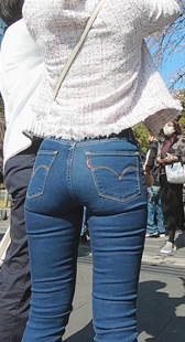 見花よりケツ見