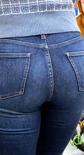 丸くて大きいデニム尻